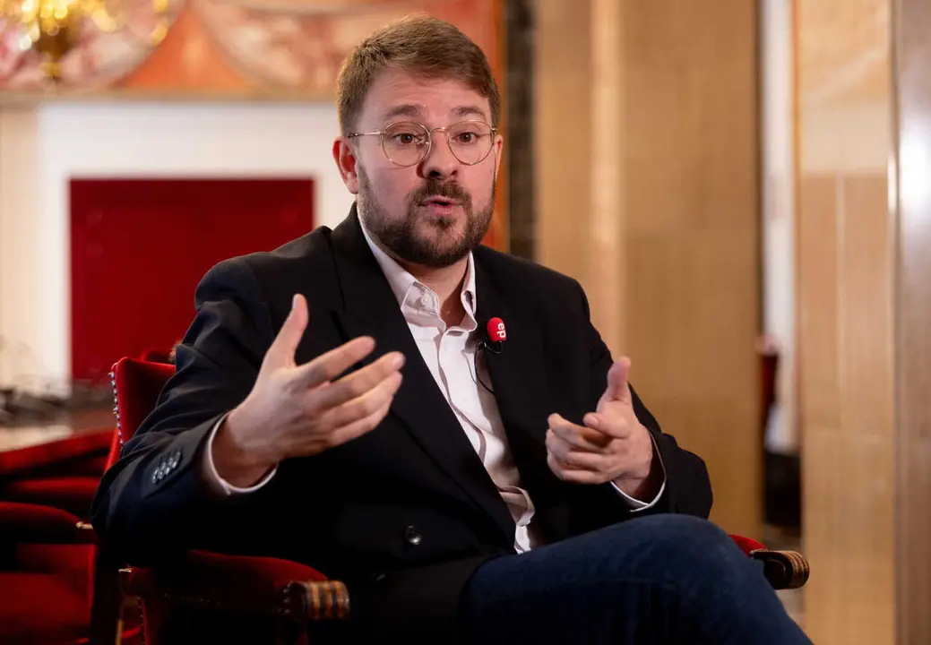 Archivo - El portavoz adjunto de Sumar y diputado de Comprom&iacute;s, Alberto Ib&aacute;&ntilde;ez