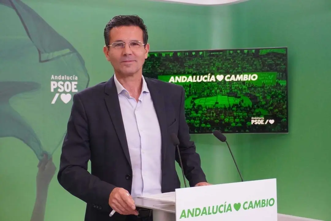 El portavoz del PSOE-A, Paco Cuenca.