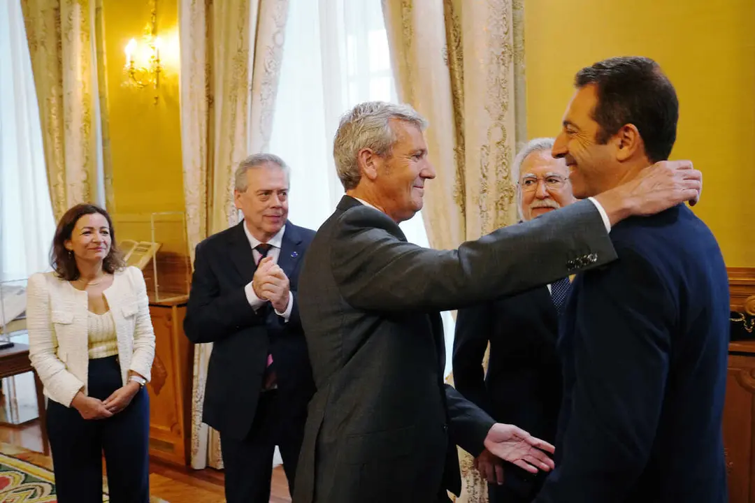 Alfonso Villares cesa como Conselleiro do Mar y entra en su lugar Marta Villaverde