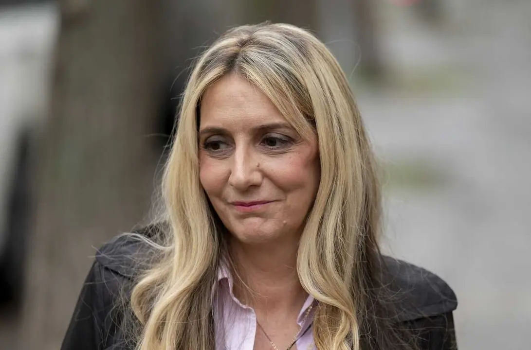 La exempleada de Logirail Claudia Montes, a su llegada al Tribunal Supremo para declarar como testigo, a 8 de abril de 2026, en Madrid (Espa&ntilde;a).