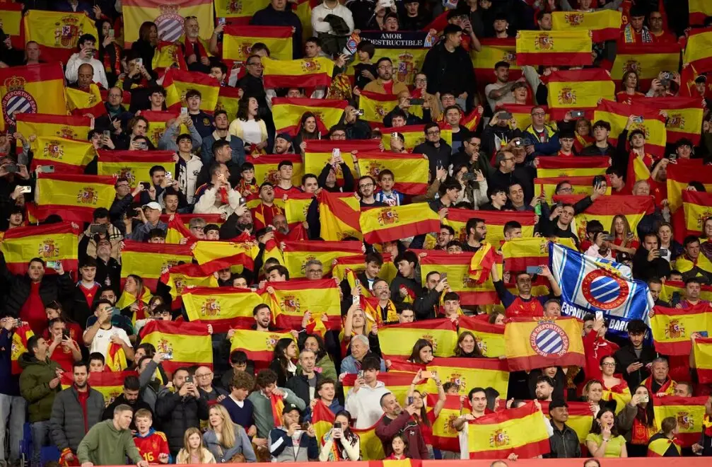 La grada de Cornell&aacute; en el Espa&ntilde;a - Egipto