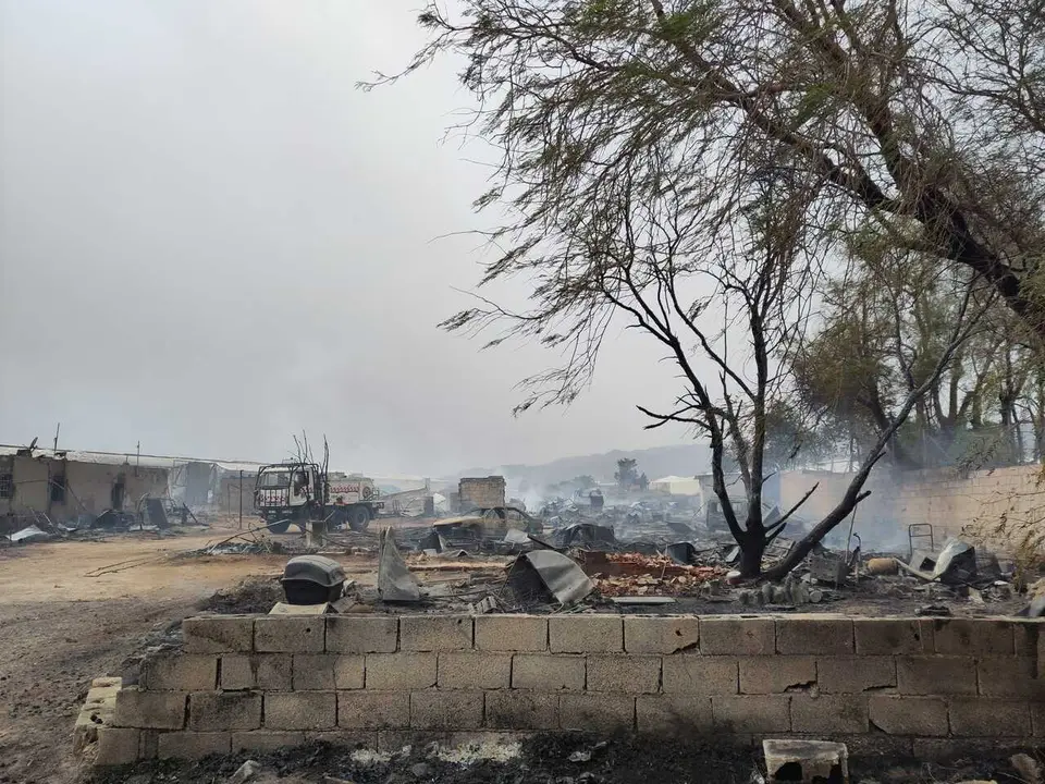 Incendio en el poblado chabolista de Los Grillos de N&iacute;jar (Almer&iacute;a).