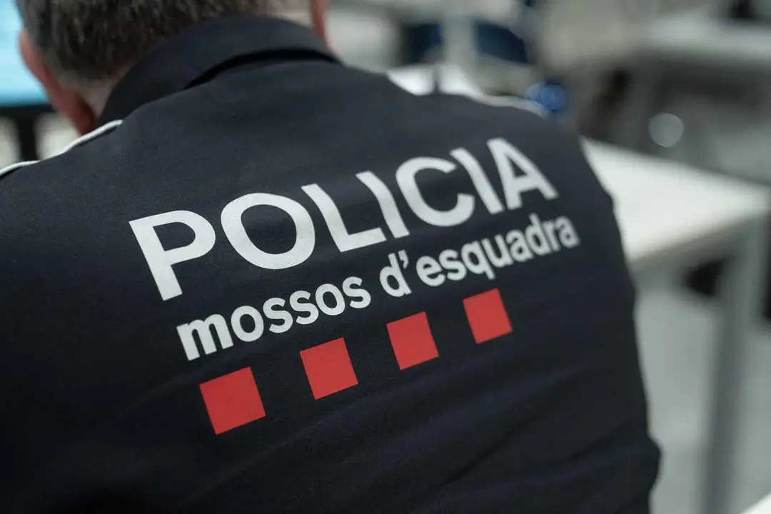 Archivo - Un agente de los Mossos d'Esquadra.