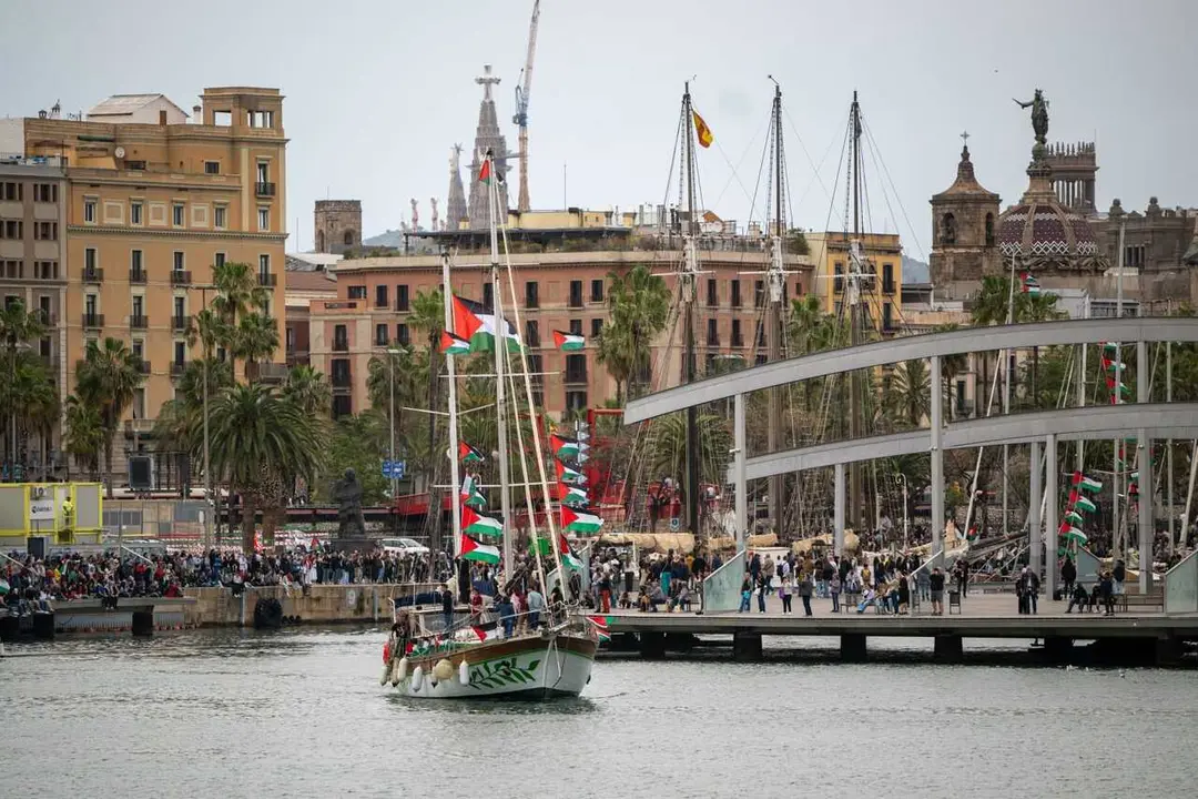 La Global Sumud Flotilla parte del puerto de Barcelona