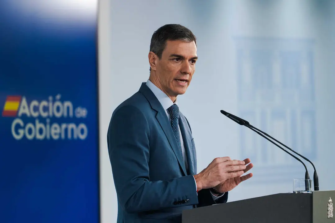 Spain&rsquo;s Prime Minister, Pedro S&aacute;nchez, speaks during a press conference following the extraordinary Council of Ministers at Moncloa Palace. Spanish Prime Minister Pedro S&aacute;nchez has announced an urgent relief package in response to the impact of the Middle East conflict. The measures&mdash;worth over &euro;5 billion&mdash;include cuts to electricity and fuel taxes, as well as direct support for the most affected sectors, aiming to benefit 20 million households and 3 million businesses nationwide.