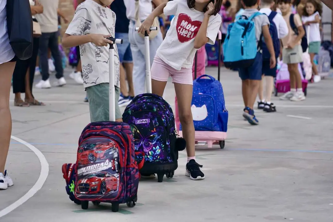 Archivo - Im&aacute;genes de la vuelta al colegio, a 10 de septiembre de 2025 en M&aacute;laga (Andaluc&iacute;a, Espa&ntilde;a). 