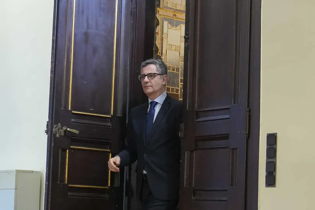Archivo - El ministro de la Presidencia, Relaciones con las Cortes y Justicia, F&eacute;lix Bola&ntilde;os, en la Delegaci&oacute;n del Gobierno, a 16 de julio de 2025, en Barcelona, Catalu&ntilde;a (Espa&ntilde;a).