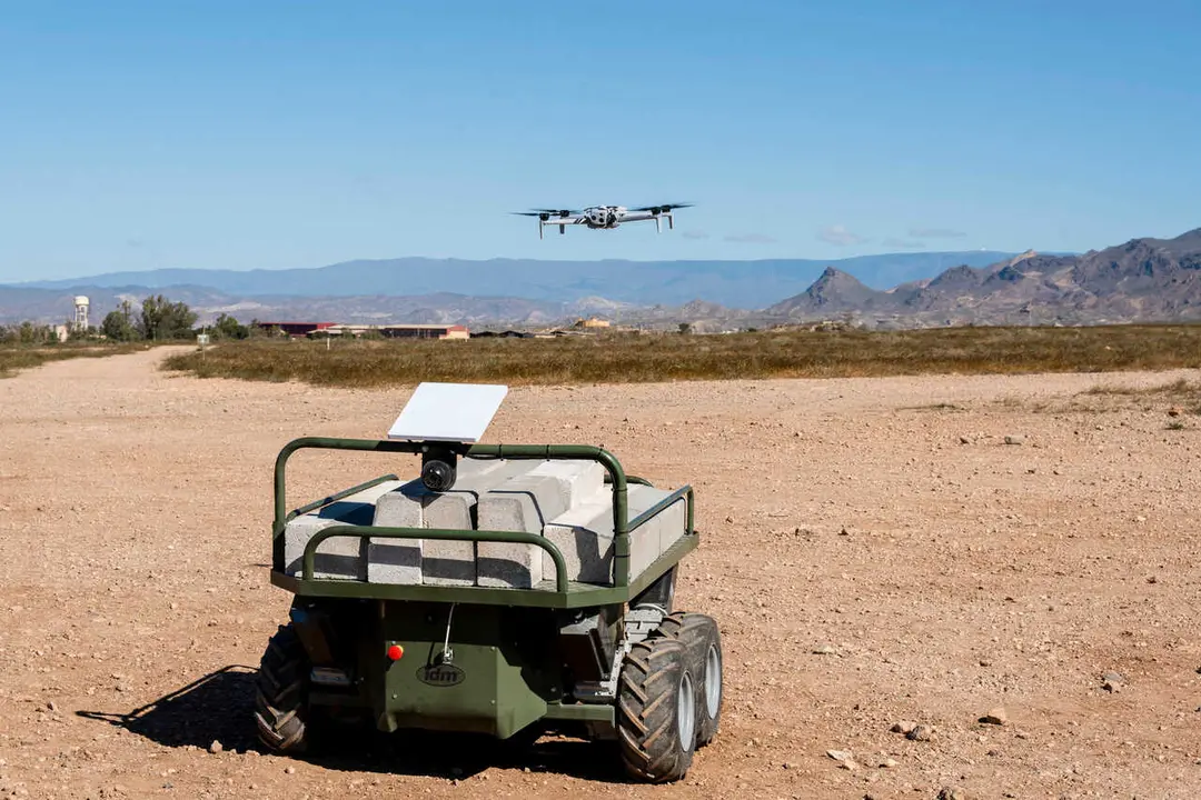 Unidades del Centro de Fuerza Futura del ET realizan una demostraci&oacute;n de empleo de capacidades diferenciales en un supuesto t&aacute;ctico donde se muestra la aplicaci&oacute;n tecnol&oacute;gica en su desarrollo. A 14 de abril de 2026 en Viator, Almer&iacute;a (Andaluc&iacute;a, Espa&ntilde;a).