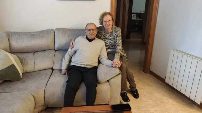 Primitivo junto a su mujer