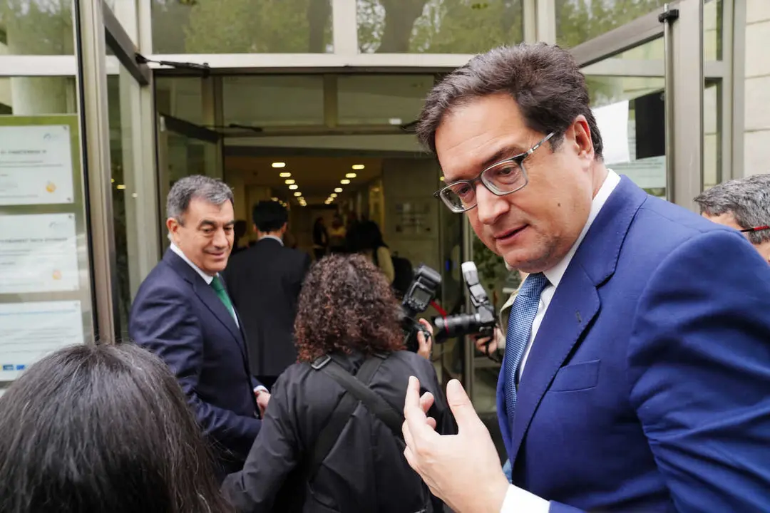 El ministro &Oacute;scar L&oacute;pez visita el Centro de Supercomputaci&oacute;n de Galicia