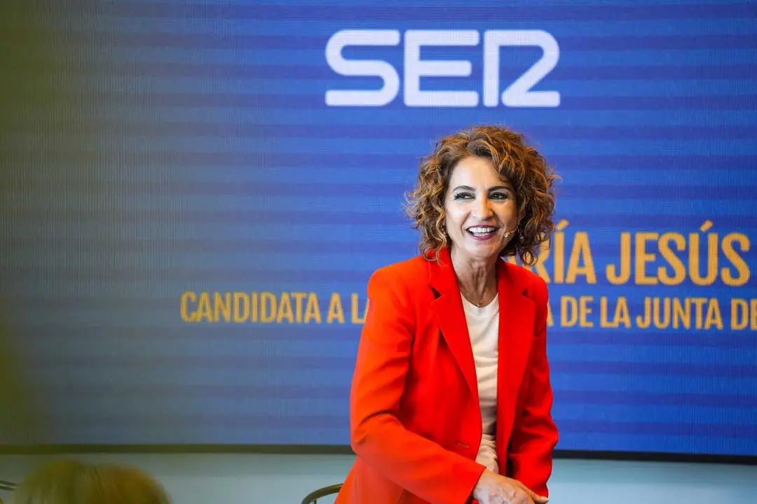 La secretaria general del PSOE-A y candidata a la Presidencia de la Junta de Andaluc&iacute;a, Mar&iacute;a Jes&uacute;s Montero, durante el encuentro organizado por la Cadena Ser Andaluc&iacute;a en el Club C&aacute;mara Antares. A 15 de abril de 2026 en Sevilla (Andaluc&iacute;a, Espa&ntilde;a). La se