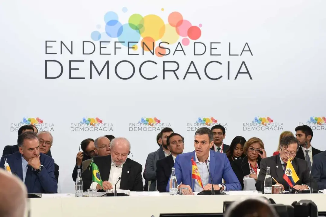 El presidente del Gobierno, Pedro S&aacute;nchez, interviene en la IV Reuni&oacute;n en defensa de la democracia en Barcelona.