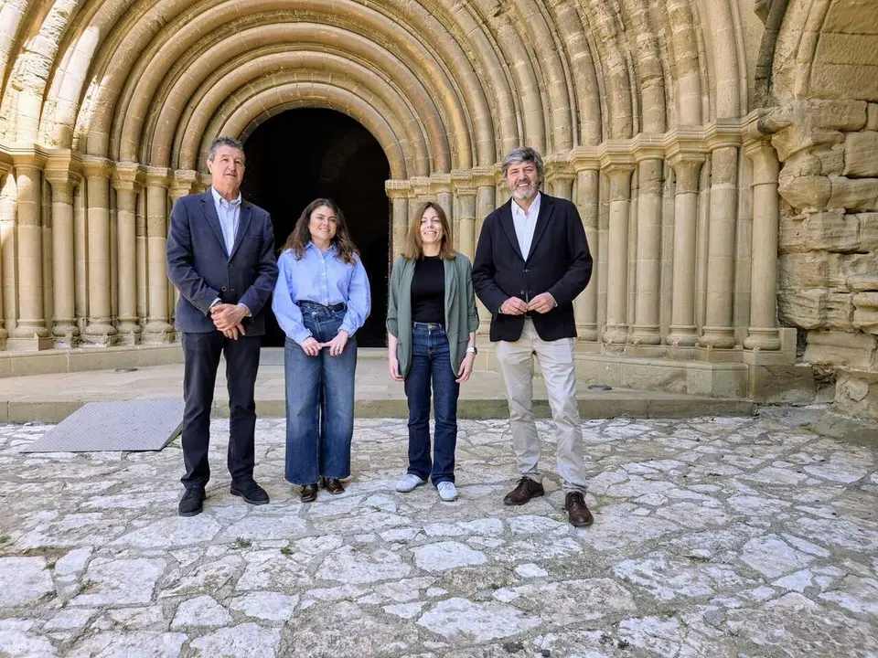El presidente del PP HUesca, Gerardo Oliv&aacute;n, este s&aacute;bado durante su visita al Real Monasterio de Santa Maria de Sijena.
