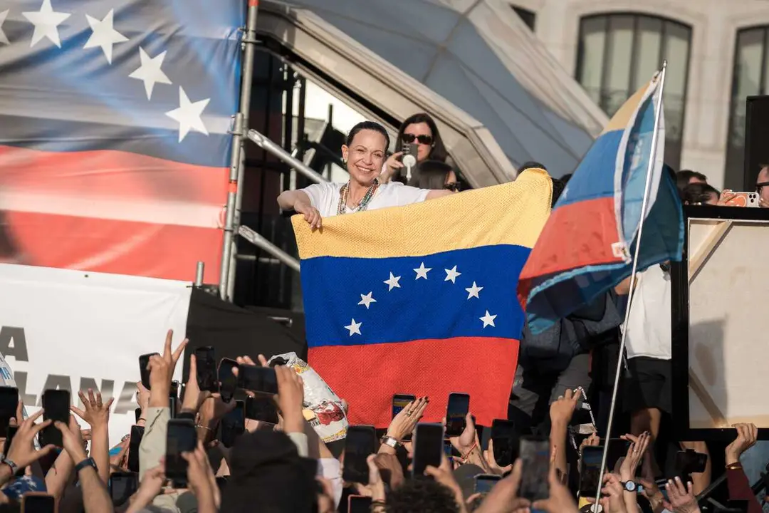La l&iacute;der opositora venezolana, Mar&iacute;a Corina Machado, durante un encuentro con la di&aacute;spora venezolana, en la Puerta del Sol, a 18 de abril de 2026, en Madrid (Espa&ntilde;a). 