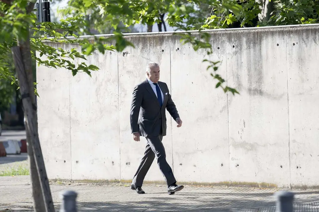 El extesorero del PP, Luis B&aacute;rcenas, a su llegada a la Audiencia Nacional, a 20 de abril de 2026, en San Fernando, Madrid (Espa&ntilde;a). 