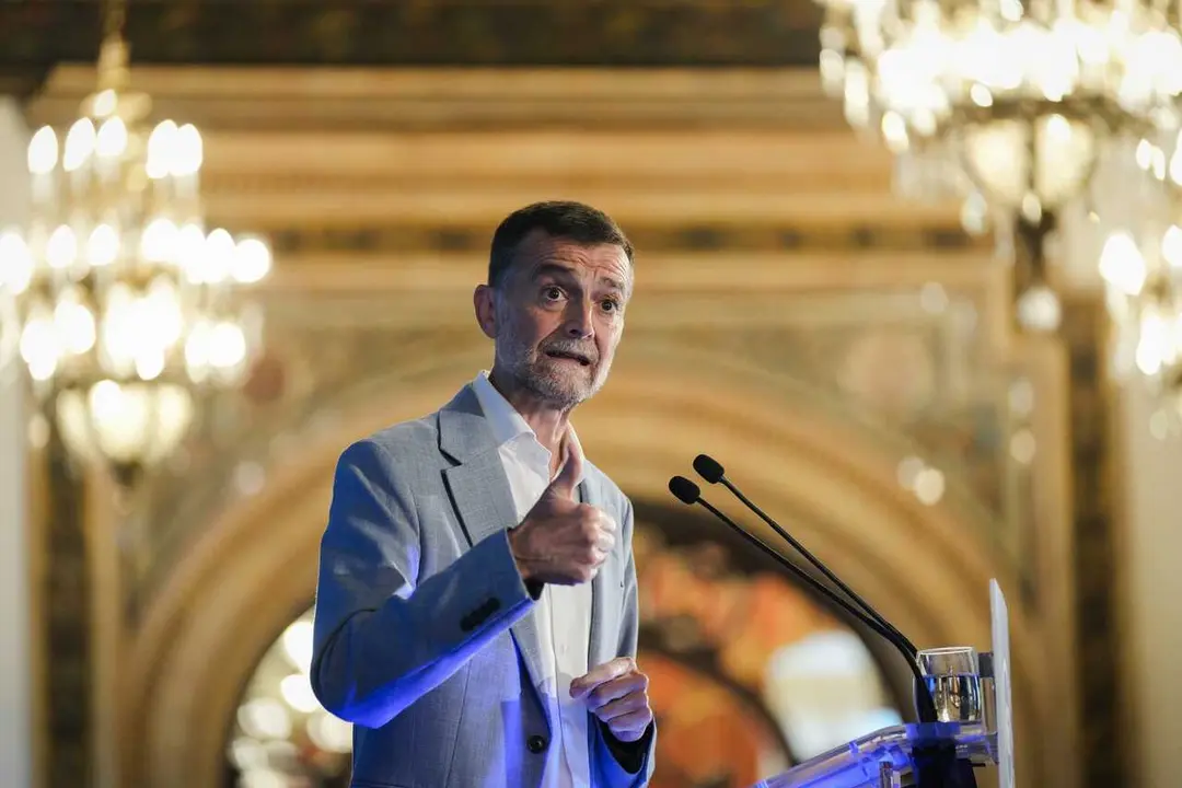 El candidato de Por Andaluc&iacute;a a la Presidencia de la Junta, Antonio Ma&iacute;llo, participa en un desayuno informativo de 'F&oacute;rum Europa. Tribuna Andaluc&iacute;a' en Sevilla.