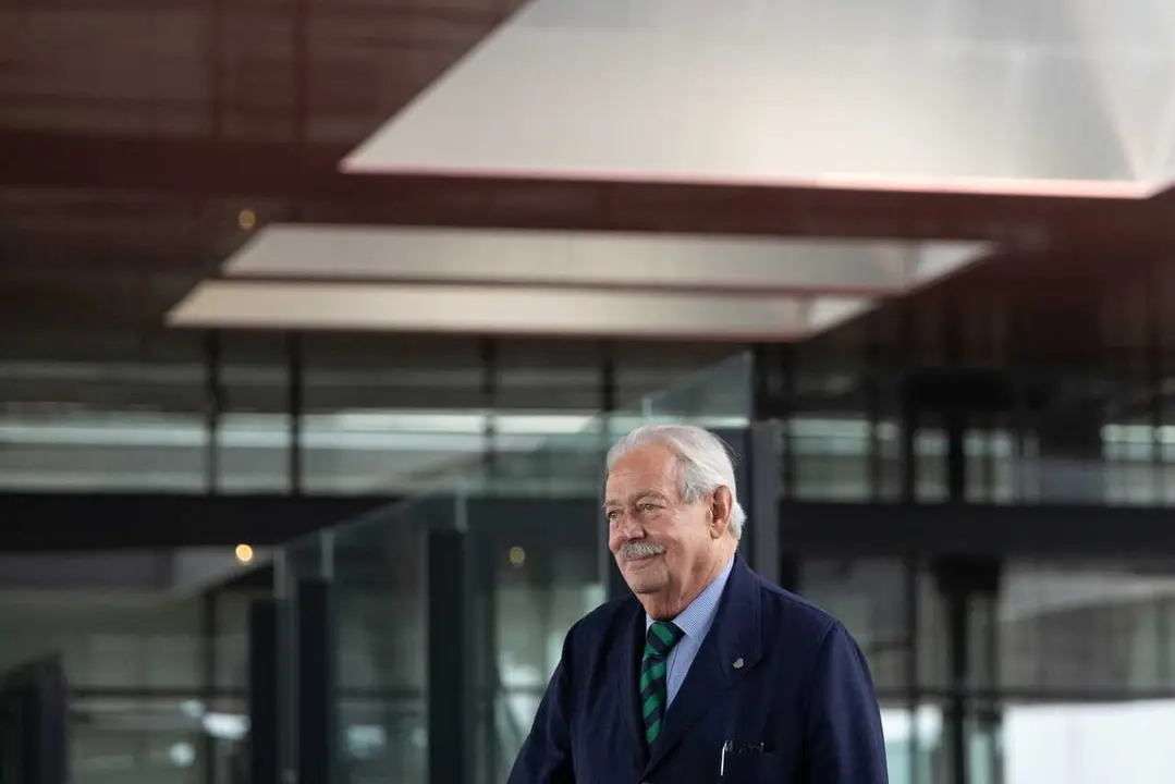 El escritor y acad&eacute;mico mexicano Gonzalo Celorio, Premio Cervantes 2025, mantiene un encuentro con los medios de comunicaci&oacute;n en el Museo Nacional Centro de Arte Reina Sof&iacute;a, a 20 de abril de 2026, en Madrid (Espa&ntilde;a). El galardonado ha sido presentado a l