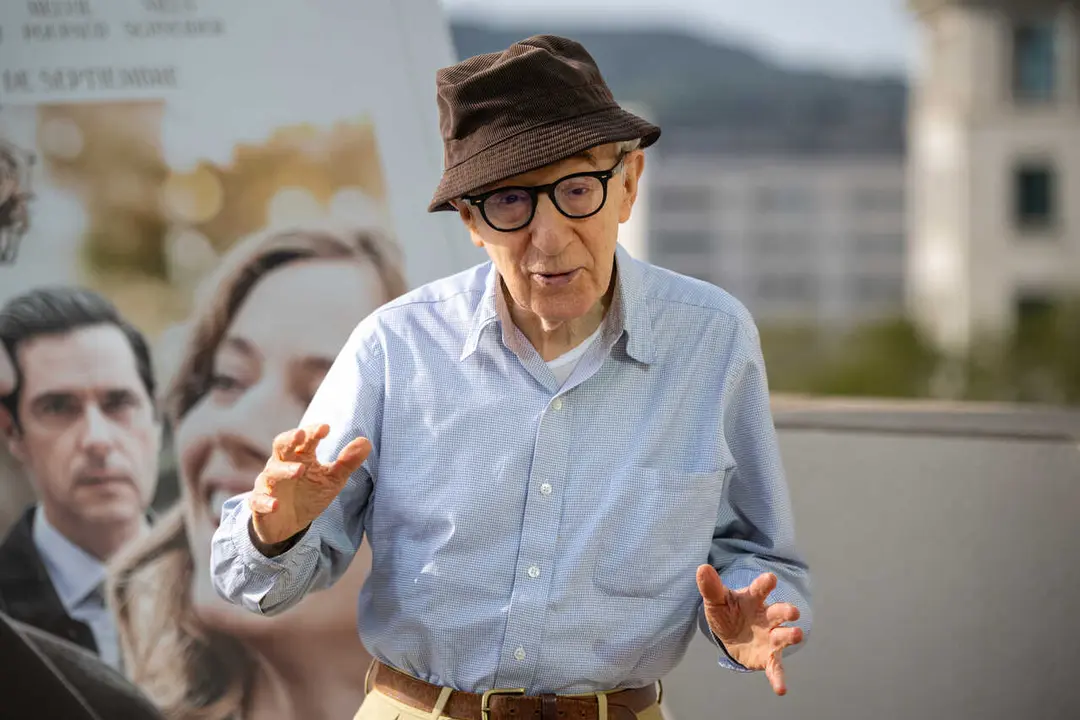 Archivo - El director de cine Woody Allen posa en el photocall de la pel&iacute;cula &lsquo;Cuesti&oacute;n de suerte&rsquo;, en el hotel ME Barcelona