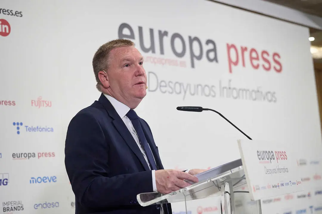 El Comisario Europeo de Democracia, Justicia, Estado de Derecho y Protecci&oacute;n de los Consumidores, Michael McGrath, durante un desayuno informativo organizado por Europa Press, a 21 de abril de 2026, en Madrid (Espa&ntilde;a).