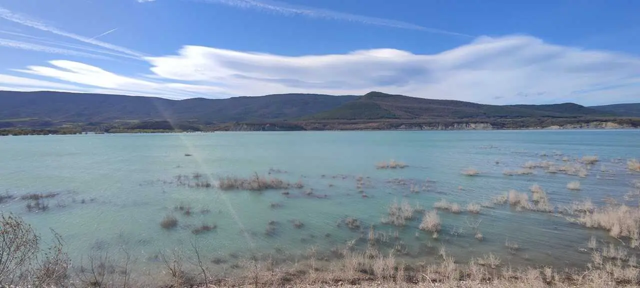 Embalse de Yesa en la parte aragonesa.