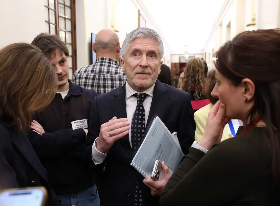 Archivo - El ministro del Interior, Fernando Grande-Marlaska, a su salida de una sesi&oacute;n de control al Gobierno