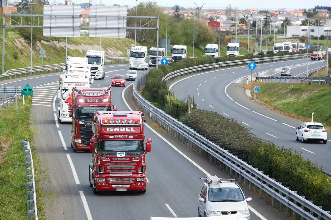 Manifestacion de transportistas, entre Santander y Torrelavega.
21/3/22 Saantander-Torrelavega

FOTOGRAFIA: JUAN MANUEL SERRANO ARCE