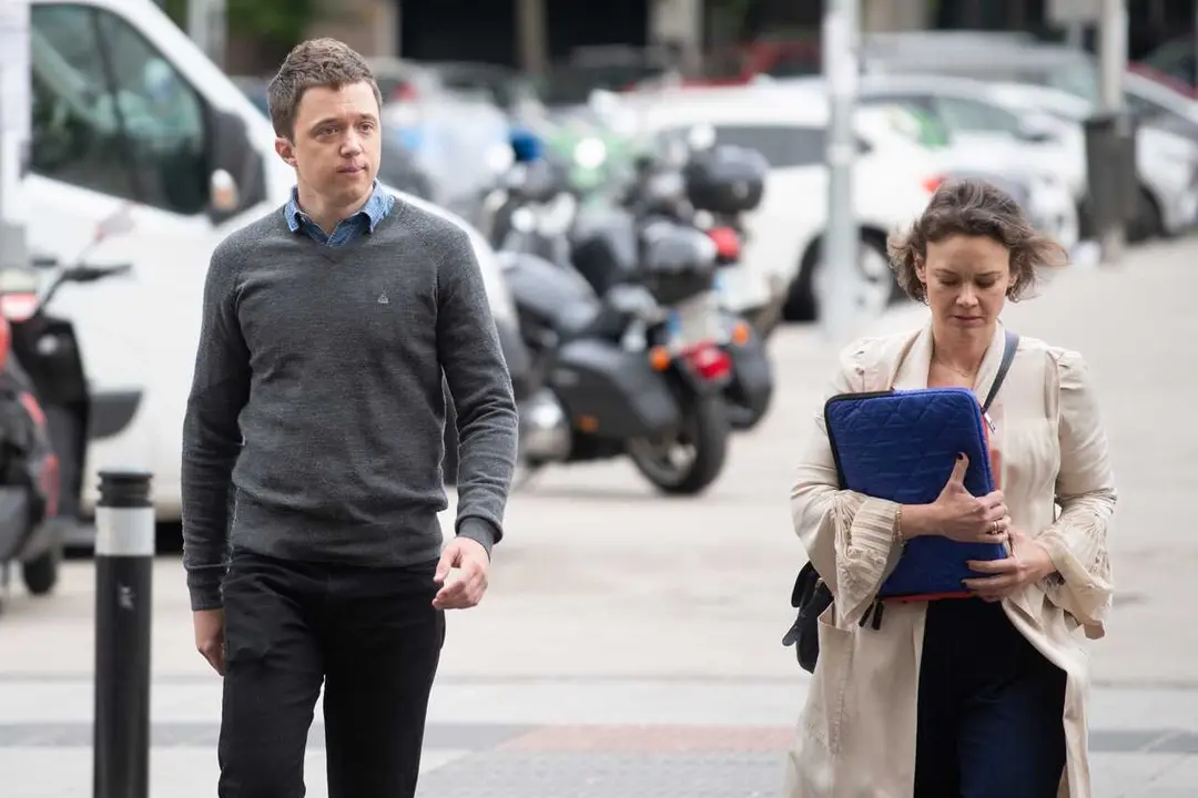 El exportavoz de Sumar, &Iacute;&ntilde;igo Errej&oacute;n, a su llegada a los juzgados de Plaza de Castilla, a 24 de abril de 2026, en Madrid (Espa&ntilde;a). 