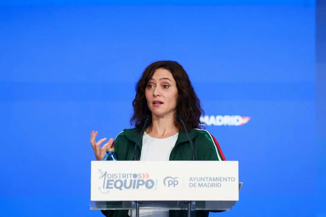 La presidenta de la Comunidad de Madrid y del PP de Madrid, Isabel D&iacute;az Ayuso, durante su participaci&oacute;n en la Jornada Entre Distritos del PP de Madrid, en los Viveros de Empresas de Carabanchel, a 25 de abril de 2026, en Madrid (Espa&ntilde;a).