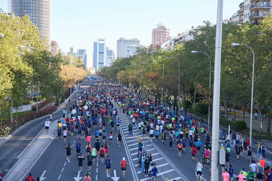 Archivo - Archivo.- Cientos de personas en la edici&oacute;n del Zurich Rock 'N' Roll Running Series de 2025