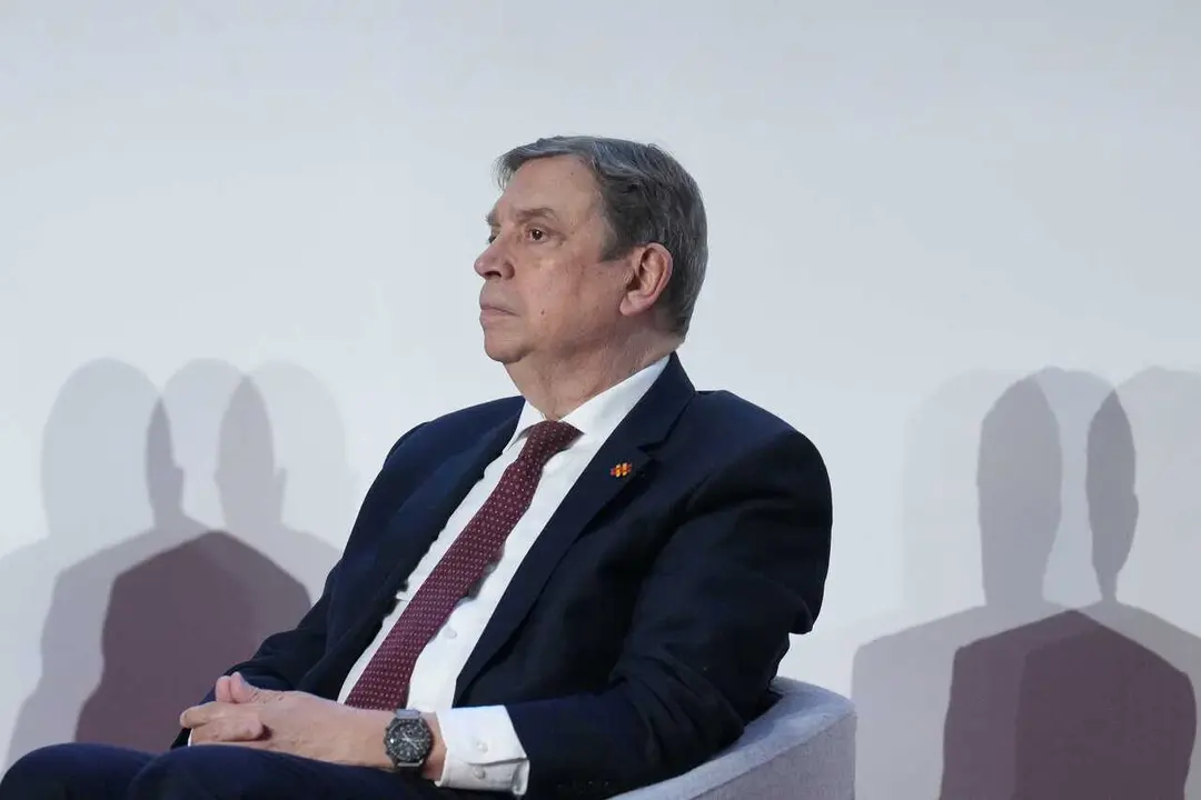 Archivo - El ministro de Agricultura, Pesca y Alimentaci&oacute;n, Luis Planas, durante la inauguraci&oacute;n de la  II Cumbre Agroalimentaria 'Sistemas alimentarios global.es&rsquo;, a 23 de marzo de 2026, en Barcelona, Catalunya (Espa&ntilde;a)