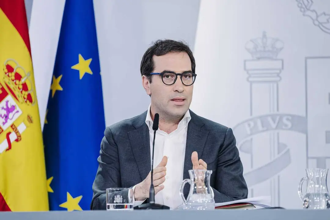 El vicepresidente primero y ministro de Econom&iacute;a, Comercio y Empresa, Carlos Cuerpo, durante la rueda de prensa posterior al Consejo de Ministros, a 28 de abril de 2026, en Madrid (Espa&ntilde;a). Coincidiendo con el D&iacute;a Mundial de la Seguridad y la Salud en el 