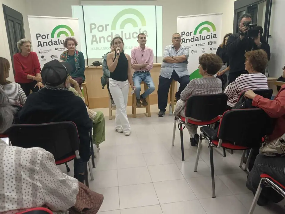 El coordinador federal de Izquierda Unida (IU) y candidato de Por Andaluc&iacute;a a la Presidencia de la Junta, Antonio Ma&iacute;llo, en un acto con colectivos sanitarios de Huelva.