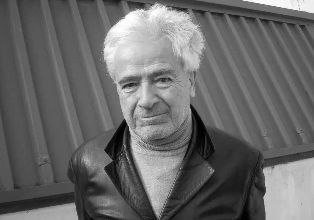 Archivo - Imagen de archivo del dise&ntilde;ador gr&aacute;fico Pepe Cruz Novillo