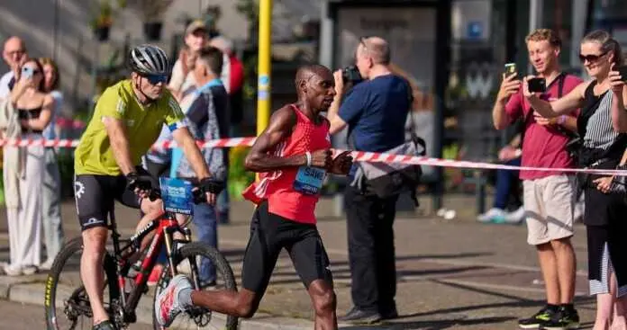 Sabastian Sawe durante una competici&oacute;n en 2025, en una imagen de archivo del atleta keniano.