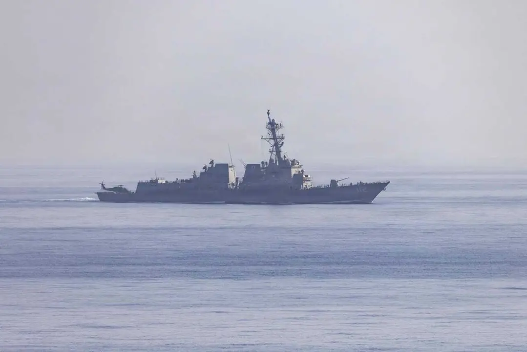 Un destructor de la Armada de Estados Unidos desplegado en la misi&oacute;n de bloqueo del estrecho de Ormuz emprendida por Washington