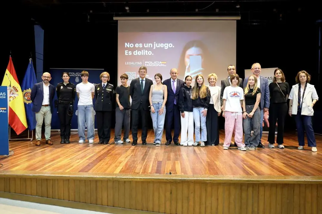 La secretaria de Estado Seguridad, Aina Calvo, y el director general de la Polic&iacute;a, Francisco Pardo, en la presentaci&oacute;n de la campa&ntilde;a contra el ciberacoso impulsada con la Fundaci&oacute;n Leg&aacute;litas