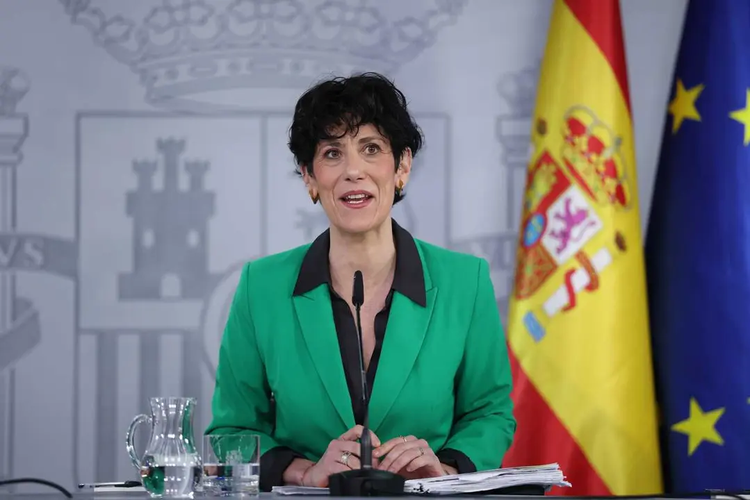 La ministra de Inclusi&oacute;n, Seguridad Social y Migraciones y portavoz del Gobierno, Elma Saiz, durante la rueda de prensa posterior al Consejo de Ministros, a 5 de mayo de 2026, en Madrid (Espa&ntilde;a). El Gobierno ha aprobado hoy en Consejo de Ministros la ampl