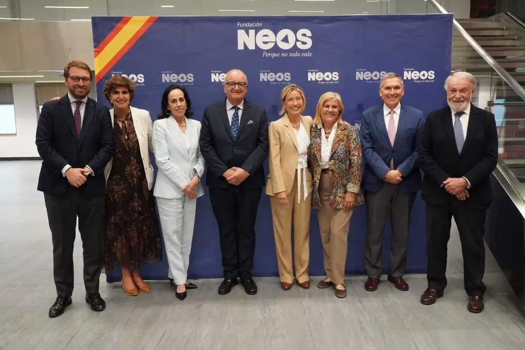 NEOS y la Asamblea de Asociaciones por la Vida, la Libertad y la Dignidad celebran el acto 'Ayuda a vivir, no a morir. El caso Noelia y la cultura de la muerte'.