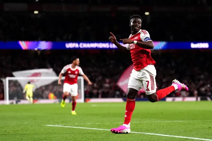 Saka celebrando el gol al Atl&eacute;tico de Madrid