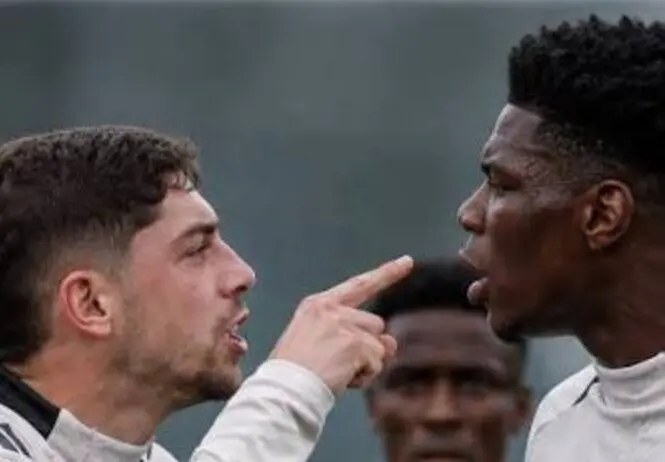 Careo entre Valverde y Tchouameni. Recreaci&oacute;n IA