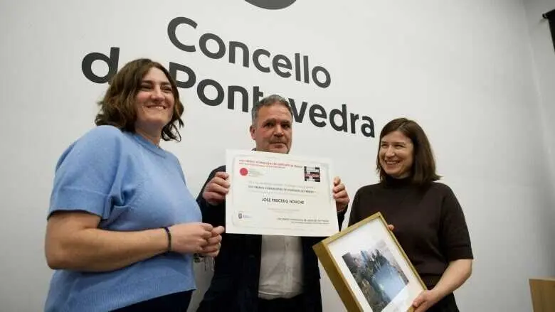 El periodista Jos&eacute; Precedo recibe el XXII Premio Xornalistas de Liberdade de Prensa en Pontevedra, a 9 de mayo de 2026.