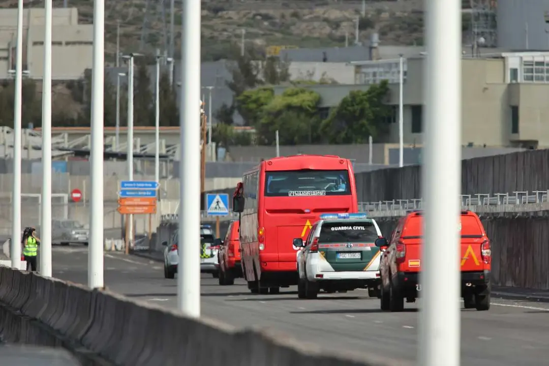 Traslado de los espa&ntilde;oles del crucero MV Hondius hasta el Aeropuerto de Tenerife Sur