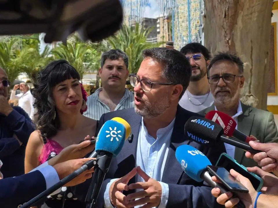 El portavoz y candidato de Adelante Andaluc&iacute;a a la Presidencia de la Junta, Jos&eacute; Ignacio Garc&iacute;a, en una atenci&oacute;n a los medios de comunicaci&oacute;n.