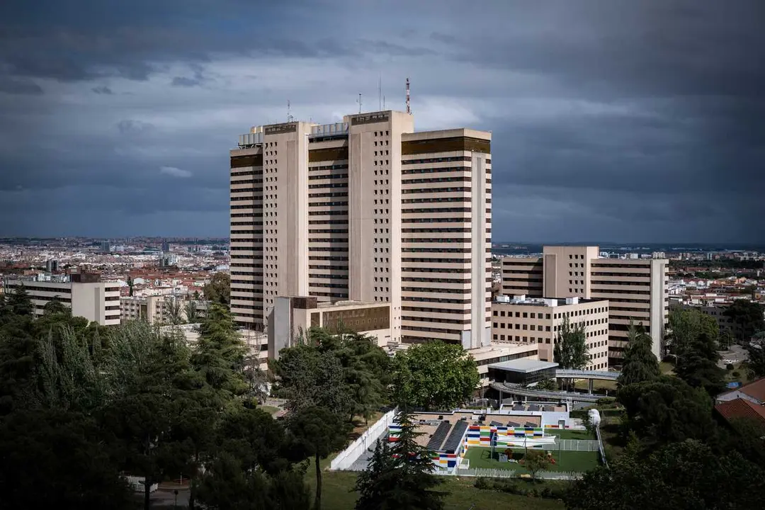 Exteriores del Hospital Central de la Defensa G&oacute;mez Ulla, a 10 de mayo de 2026, en Madrid (Espa&ntilde;a). Los 14 espa&ntilde;oles que viajaban en el crucero MV Hondius aquejado por un brote de hantavirus son trasladados al Hospital G&oacute;mez Ulla para iniciar una cuarente