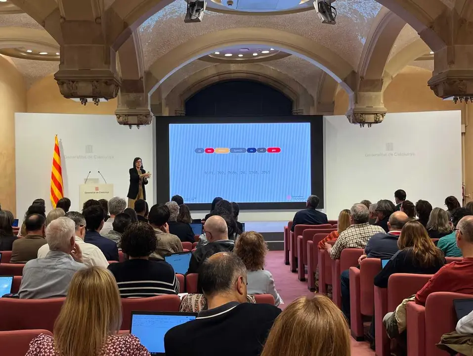 La primera sesi&oacute;n de formaci&oacute;n sobre el uso de la IA a empleados p&uacute;blicos