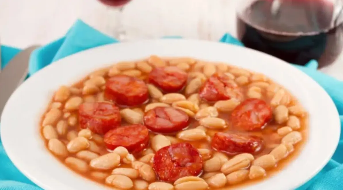 Receta de Alubias con chorizo de bote