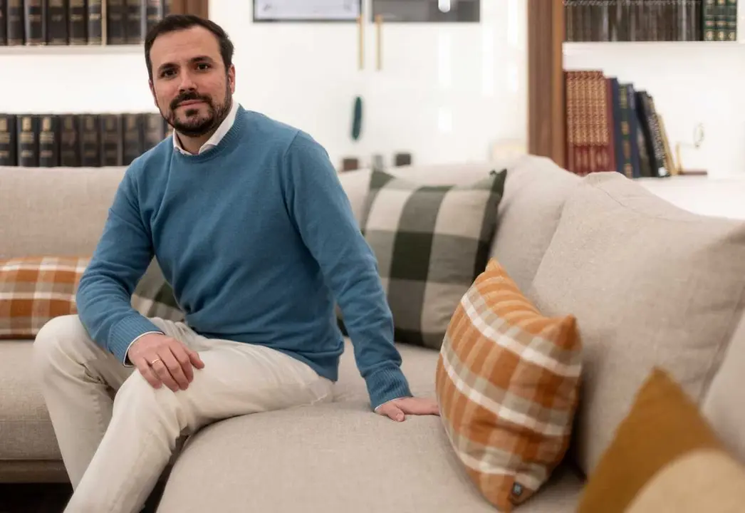Archivo - El ex ministro de Consumo y coordinador federal de Izquierda Unida, Alberto Garz&oacute;n, durante una entrevista para Europa Press, en el Hotel Casa de las Artes Meli&aacute; Collection, a 28 de enero de 2026, en Madrid (Espa&ntilde;a). Garz&oacute;n est&aacute; promocionando su