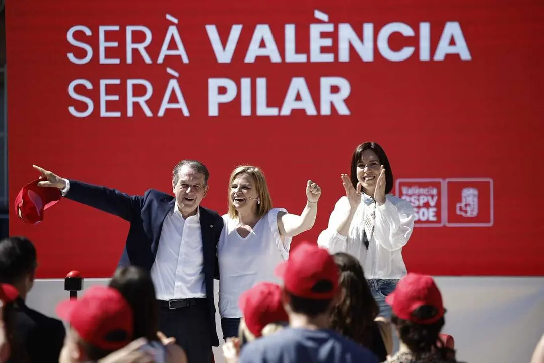 Abel Caballero, Pilar Bernab&eacute; y Diana Morant en el acto que lanza la campa&ntilde;a de Bernab&eacute; a la Alcald&iacute;a de Val&egrave;ncia.