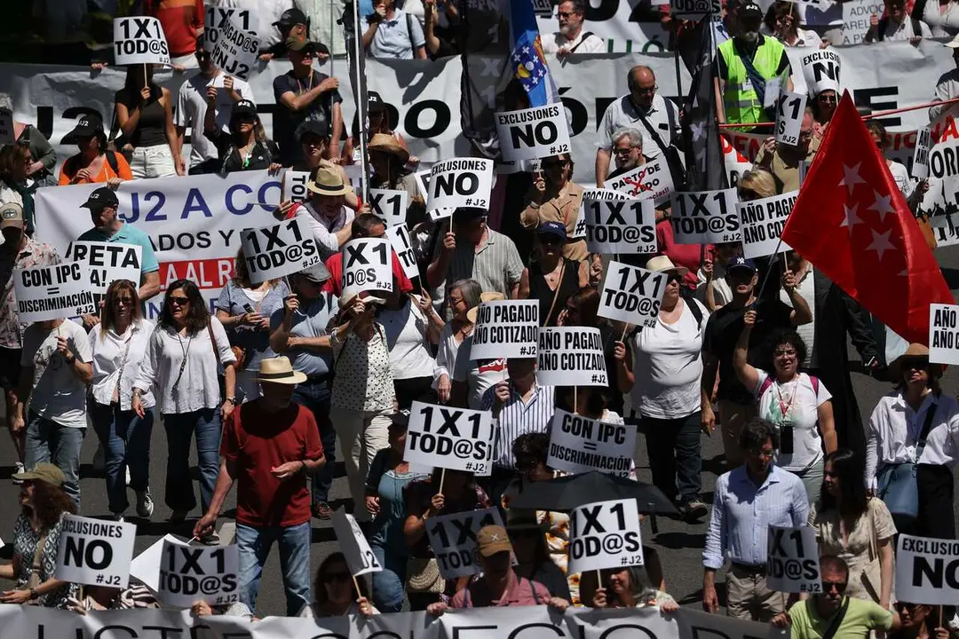 Numerosas personas marchan durante una manifestaci&oacute;n para exigir al RETA una pasarela completa, justa y sin exclusiones, a 23 de mayo de 2026, en Madrid (Espa&ntilde;a). 
