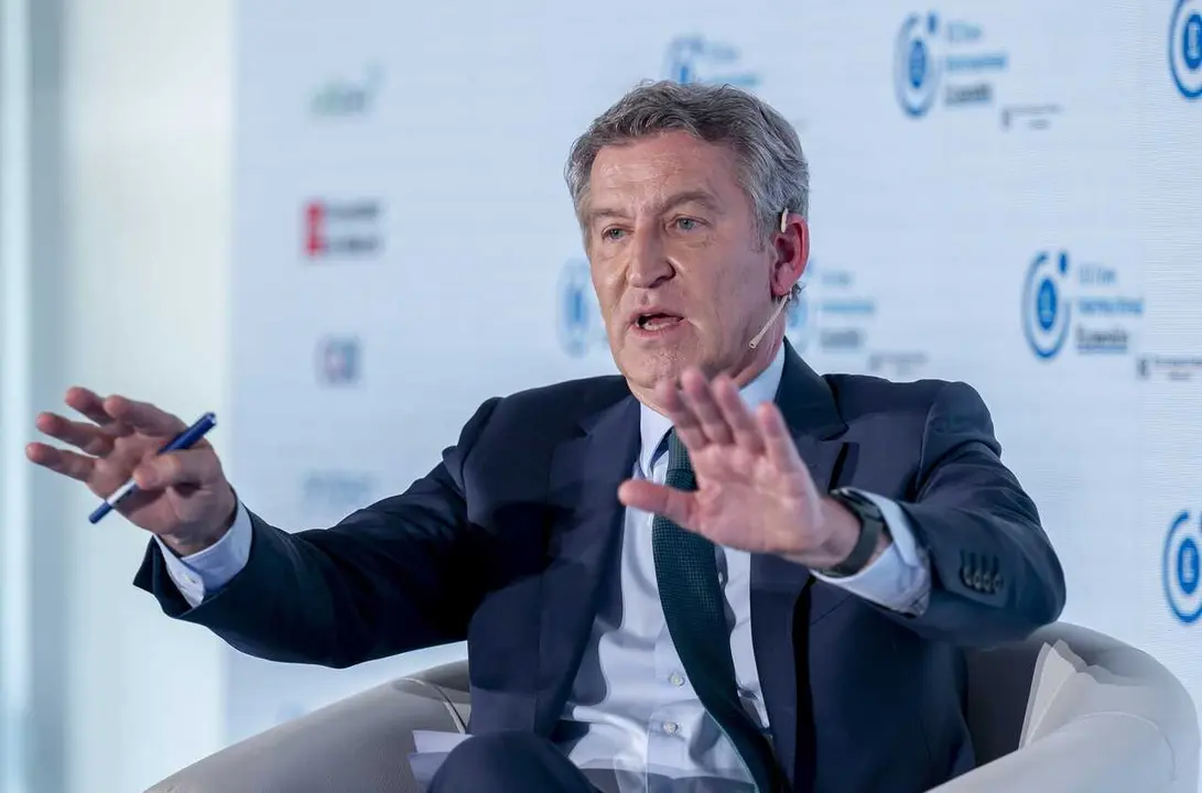 El presidente del PP, Alberto N&uacute;&ntilde;ez Feij&oacute;o, durante la segunda jornada del VII Foro Internacional Expansi&oacute;n, en el Parador de Alcal&aacute; de Henares, a 20 de mayo de 2025, en Alcal&aacute; de Henares, Madrid (Espa&ntilde;a).